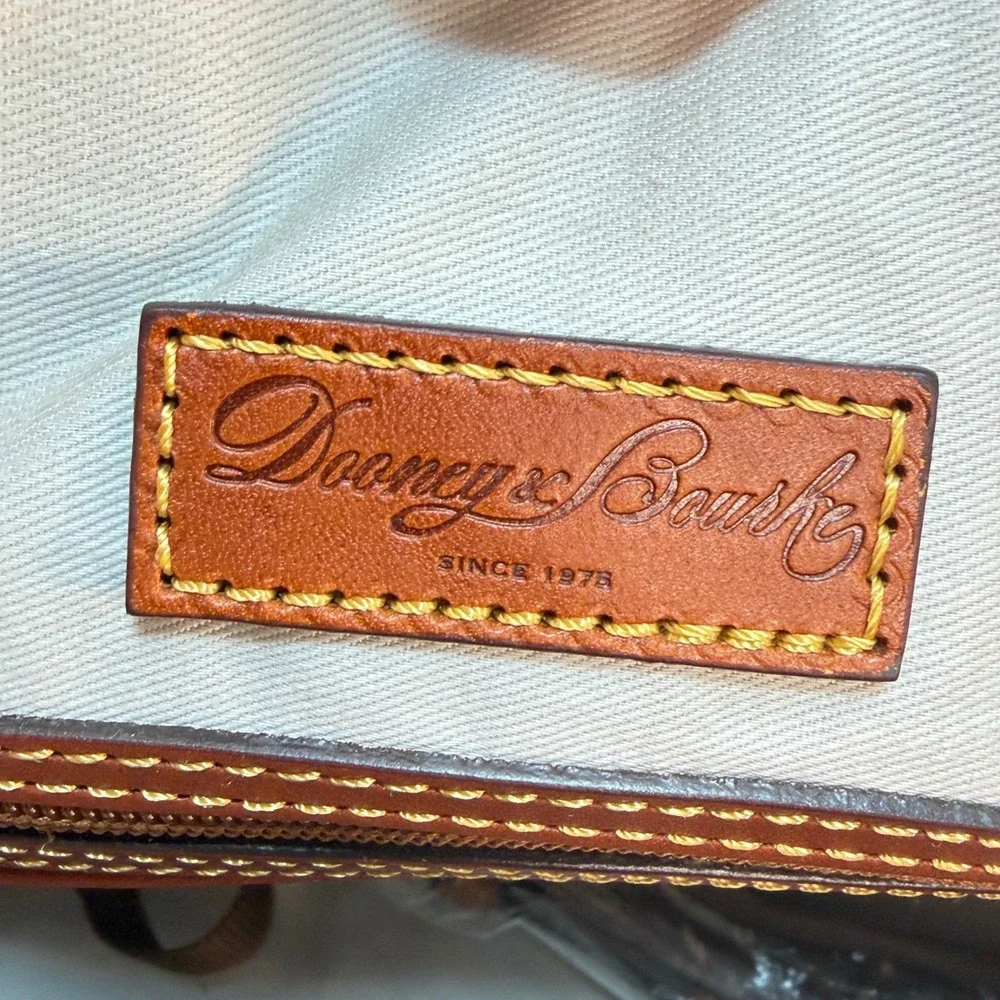 Dooney & Bourke excellent pre